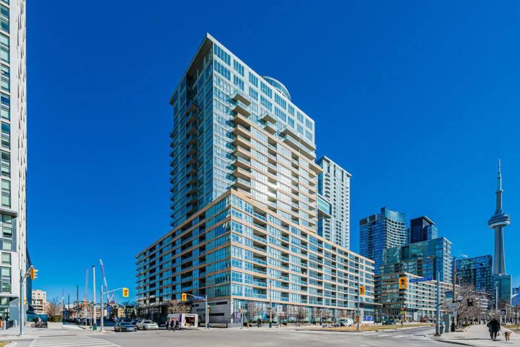 Lush Condo By Cntower - Free Parking Toronto Exterior foto